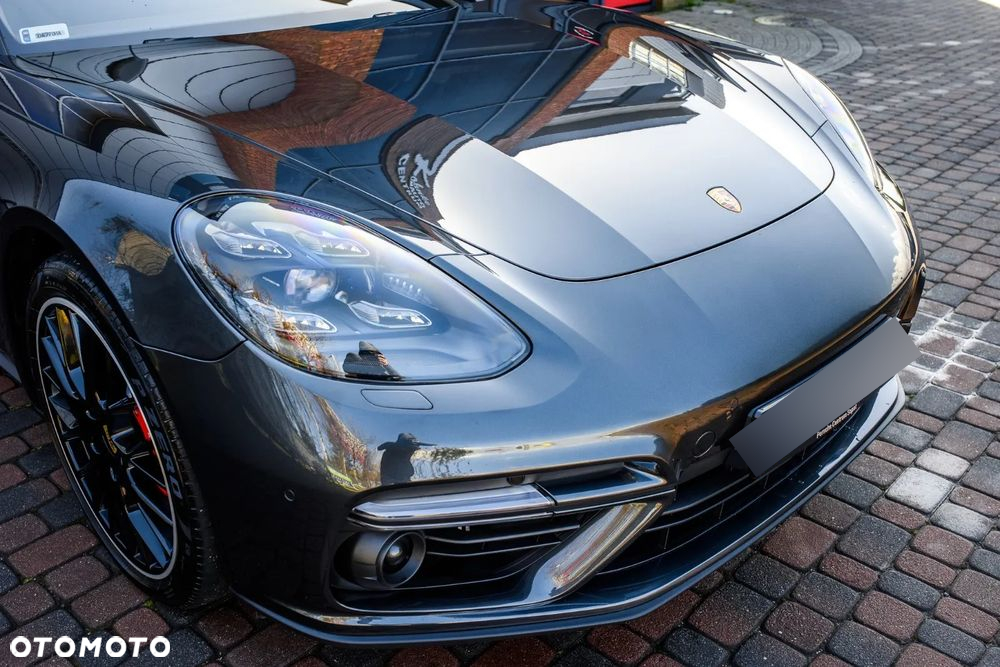 Porsche Panamera Turbo Sport Turismo - 13