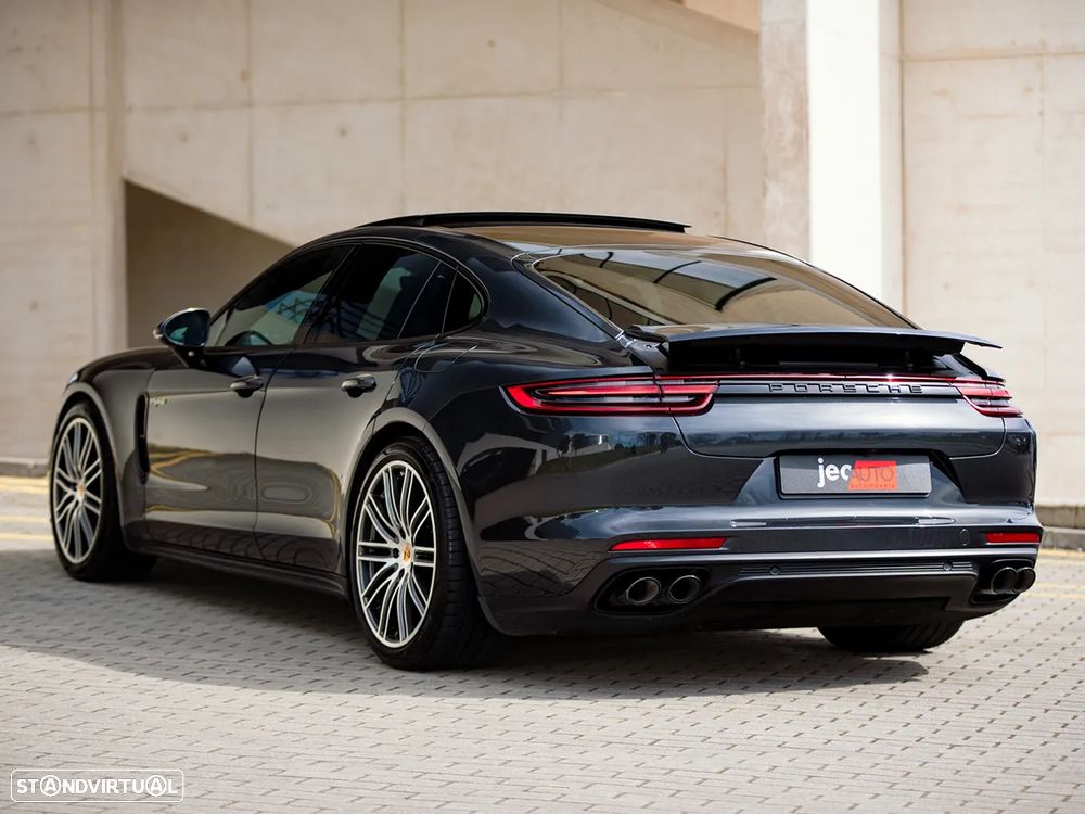 Porsche Panamera 4 E-Hybrid - 5