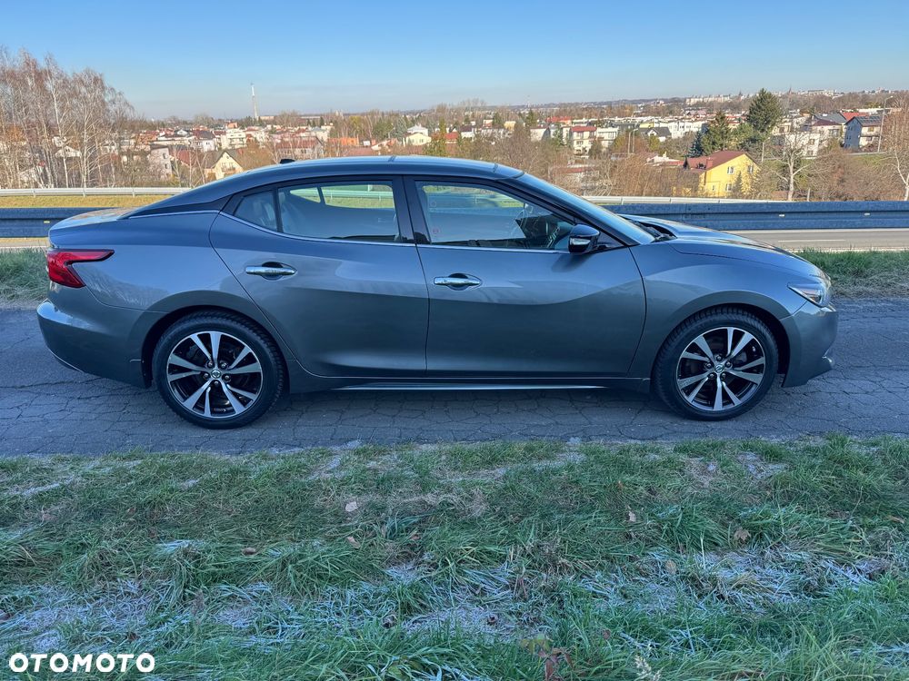 Nissan Maxima - 11