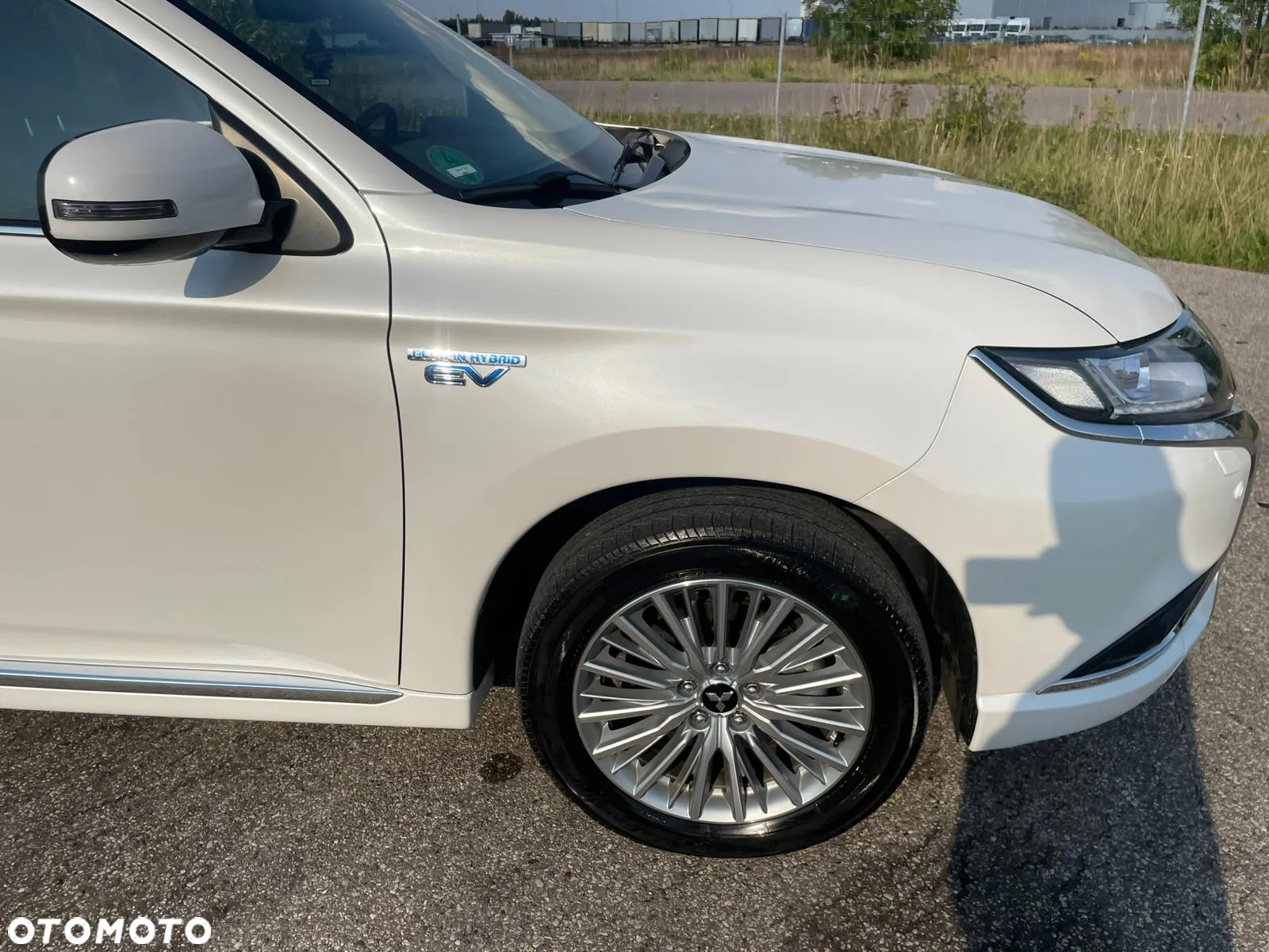 Mitsubishi Outlander 2.4 4WD Plug-In Hybrid Plus - 10