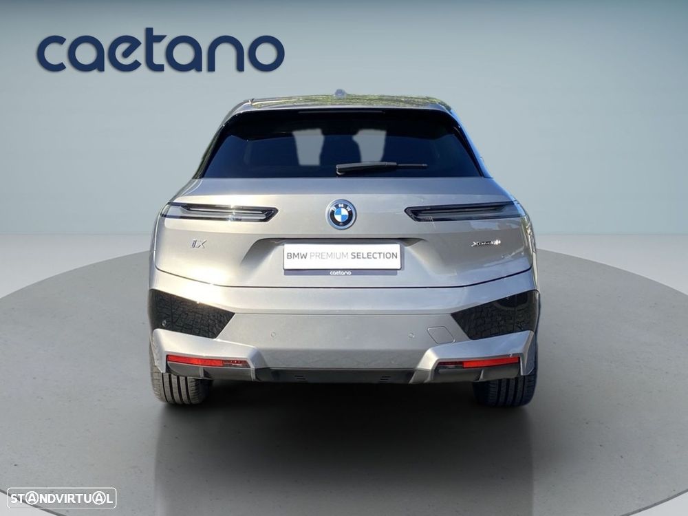 BMW iX xDrive 40 Pack Desportivo - 27