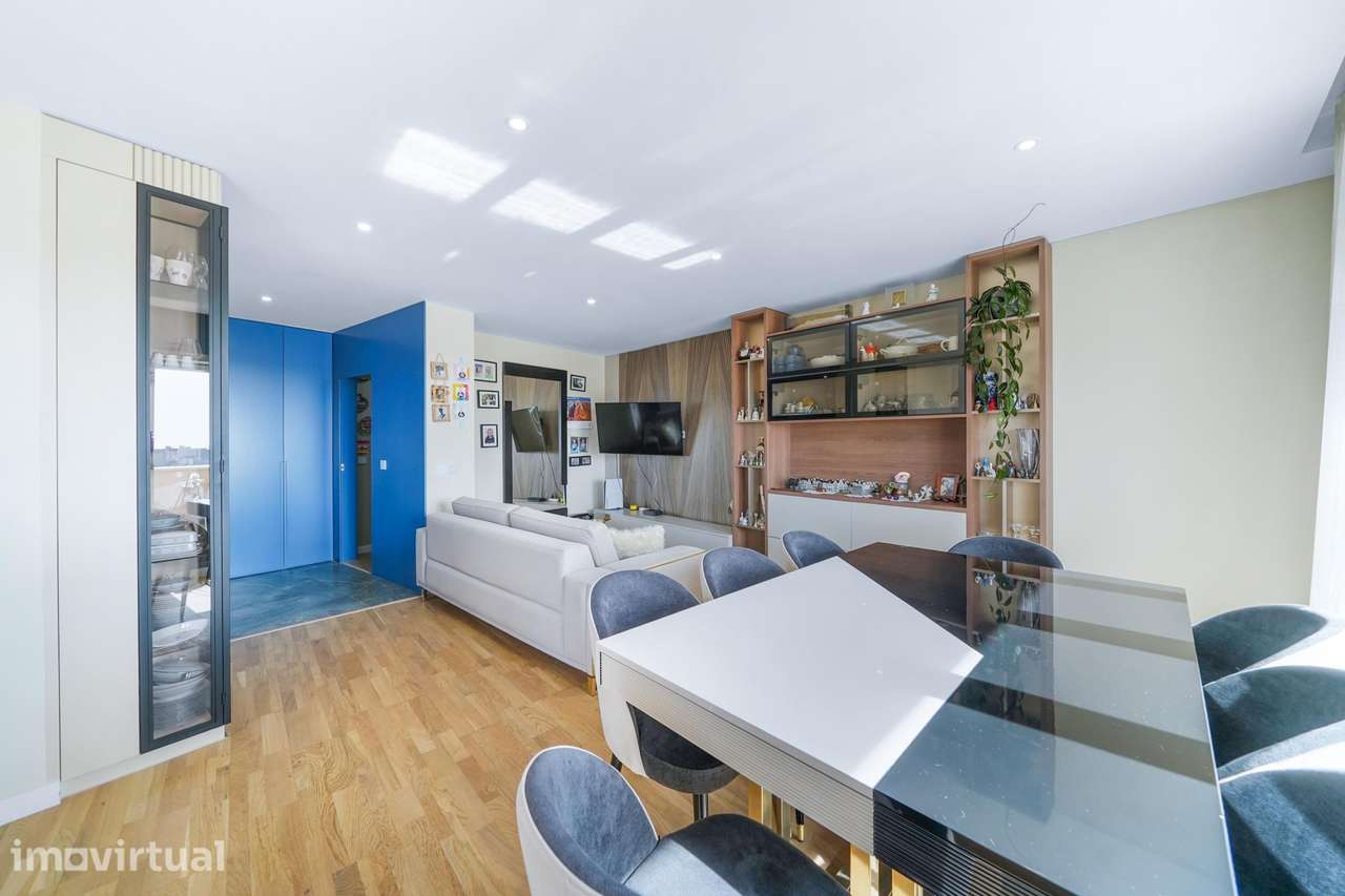 Apartamento T4 com Terraço Generoso, Campo de Ténis e Garagem, a... - Grande imagem: 4/47