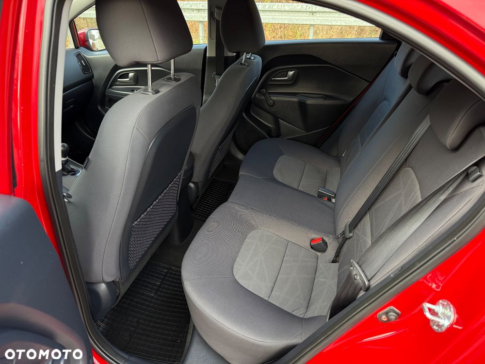 Kia Rio 1.2 Attract - 10