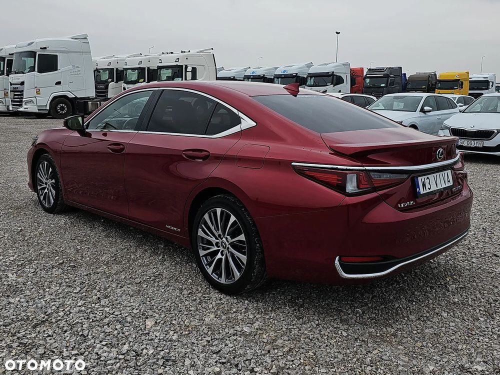 Lexus ES 300h Business Edition - 7