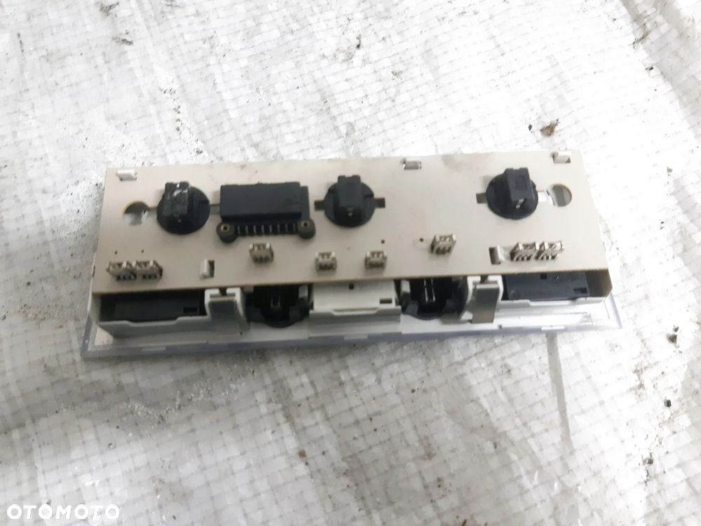 BMW E60 E61 Lampka podsufitki przednia 6962058 - 4