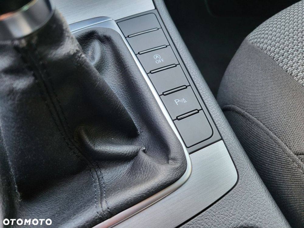 Volkswagen Passat - 29