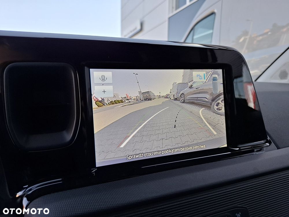 Ford Transit Courier - 21