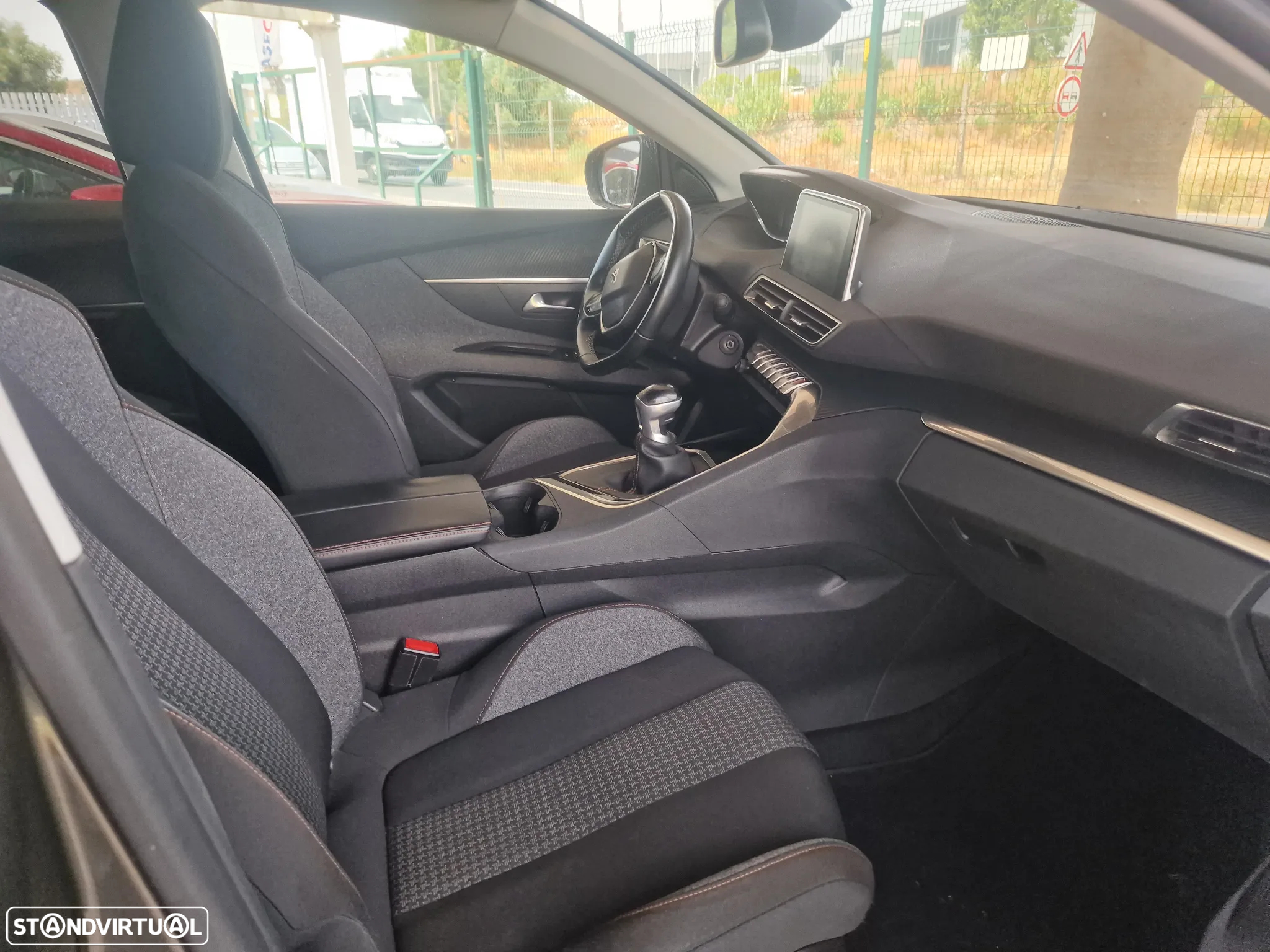 Peugeot 3008 1.5 BlueHDi Allure Pack - 9
