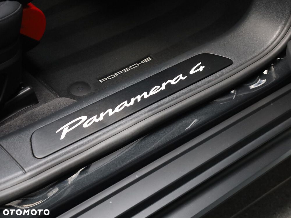 Porsche Panamera - 17