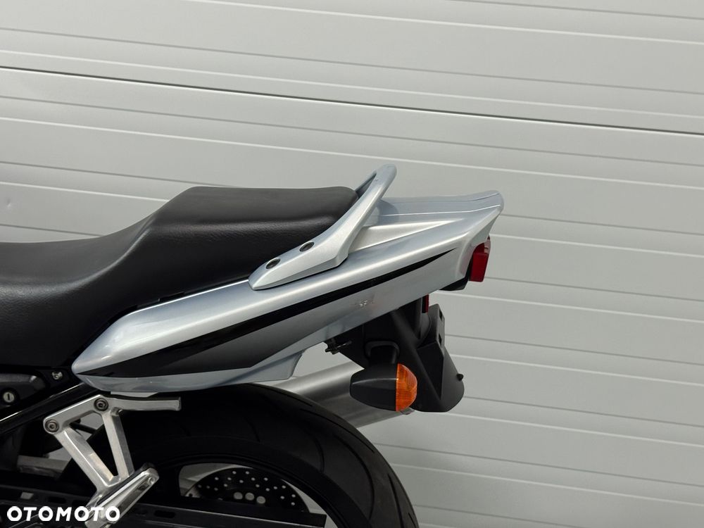 Yamaha FZ6 - 16