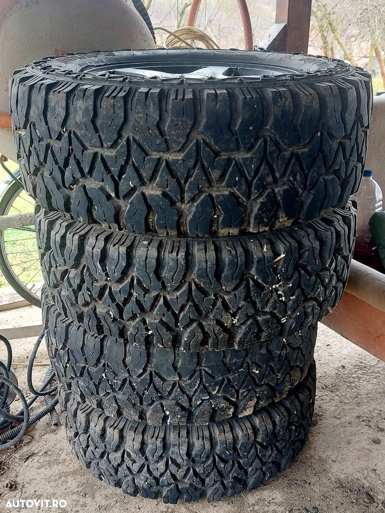 Jeep Grand Cherokee - 16