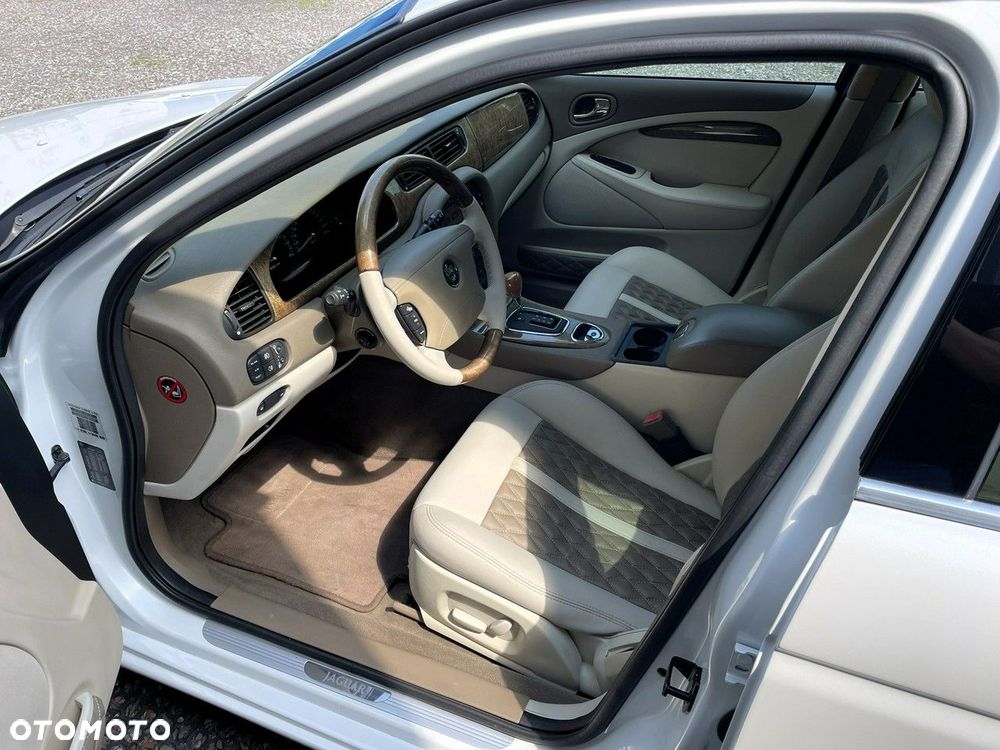 Jaguar S-Type - 8
