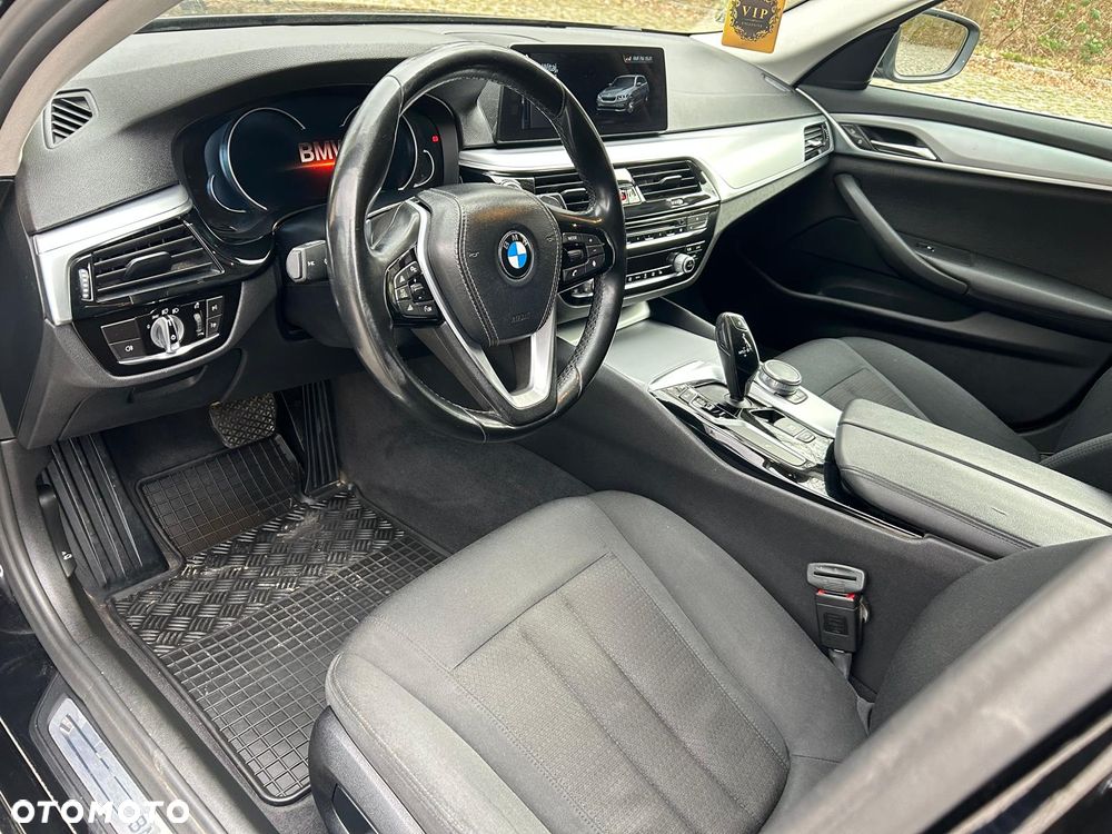 BMW Seria 5 530d xDrive Sport Line - 12