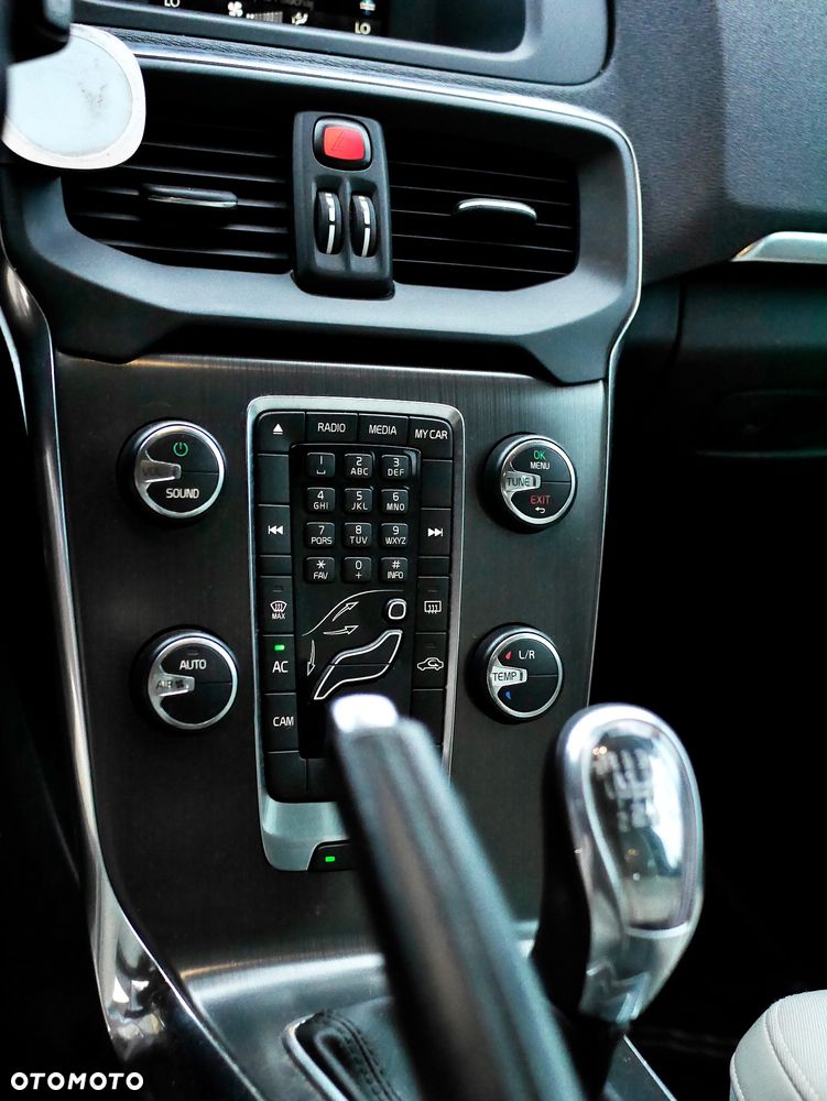 Volvo V40 T3 Momentum - 11