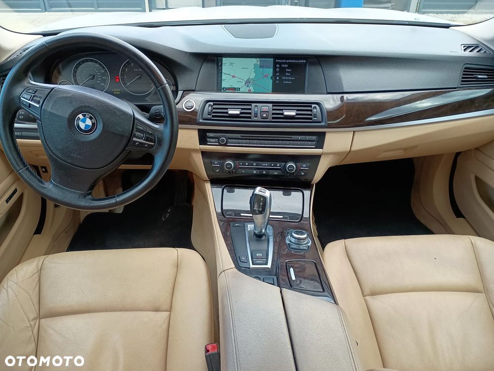BMW Seria 5 535i xDrive - 7