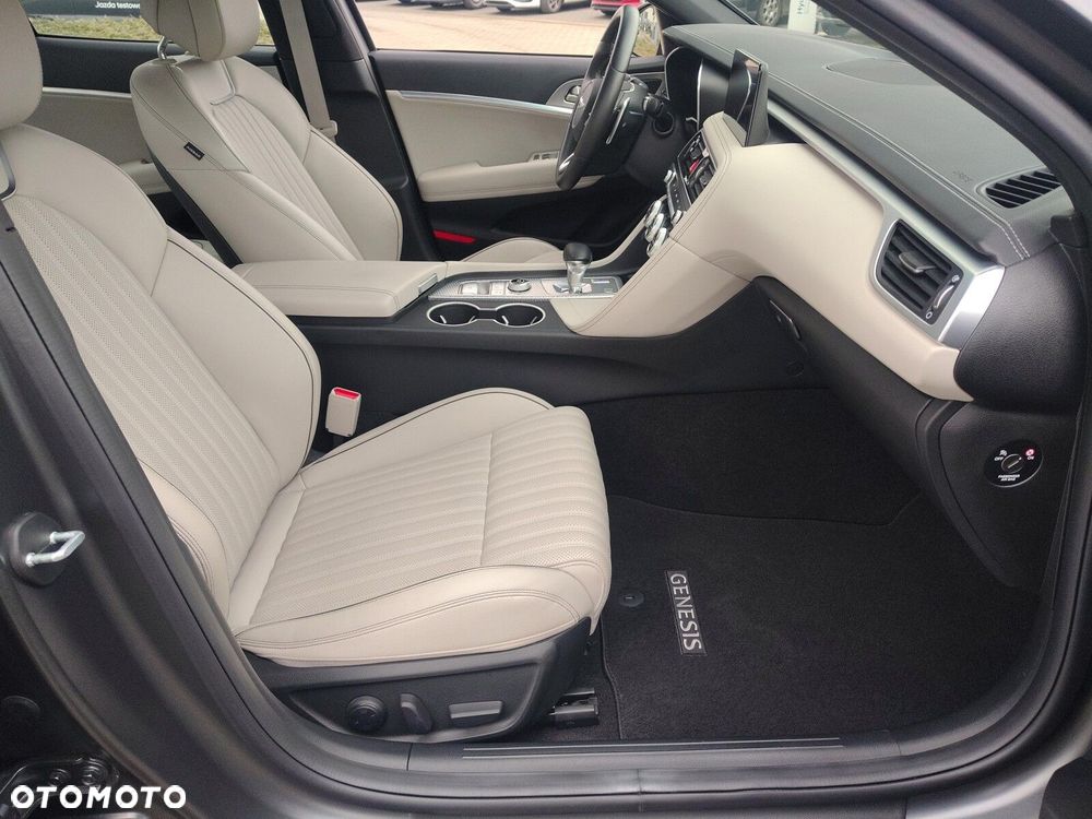 Genesis G70 2.0T Plus RWD 8AT Sport - 31