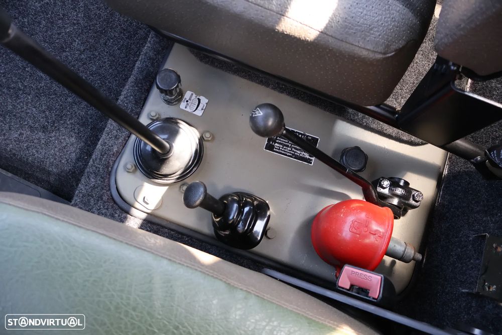 Mercedes Benz Unimog - 25