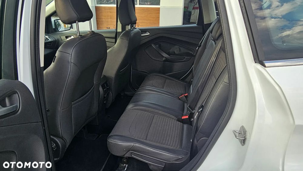 Ford Kuga - 25
