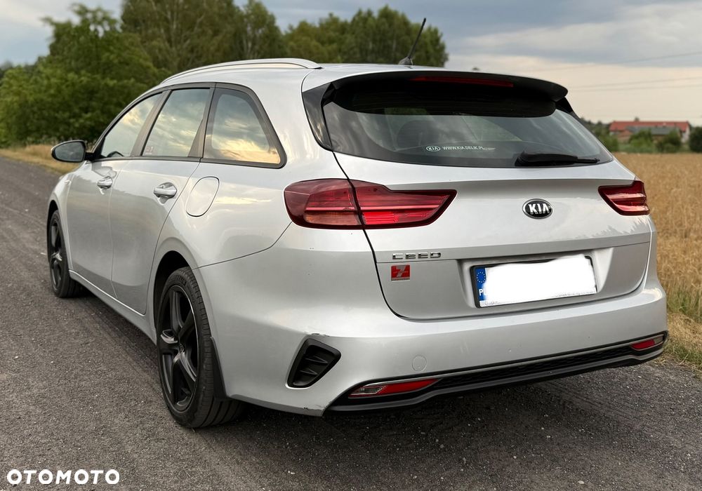 Kia Ceed 1.6 CRDi SCR M - 4