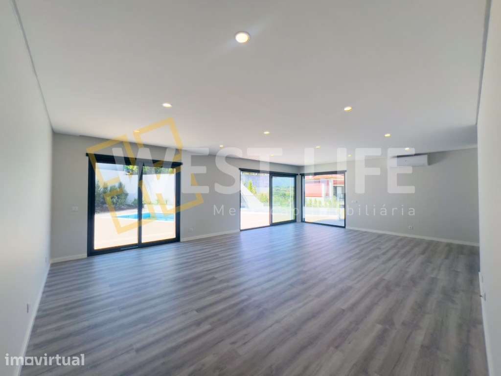 Moradia T5 NOVA com piscina - Acabamentos de excelência - Junto ás ... - Grande imagem: 2/54