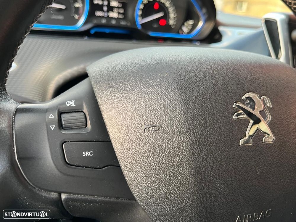 Peugeot 2008 1.2 PureTech Allure - 19