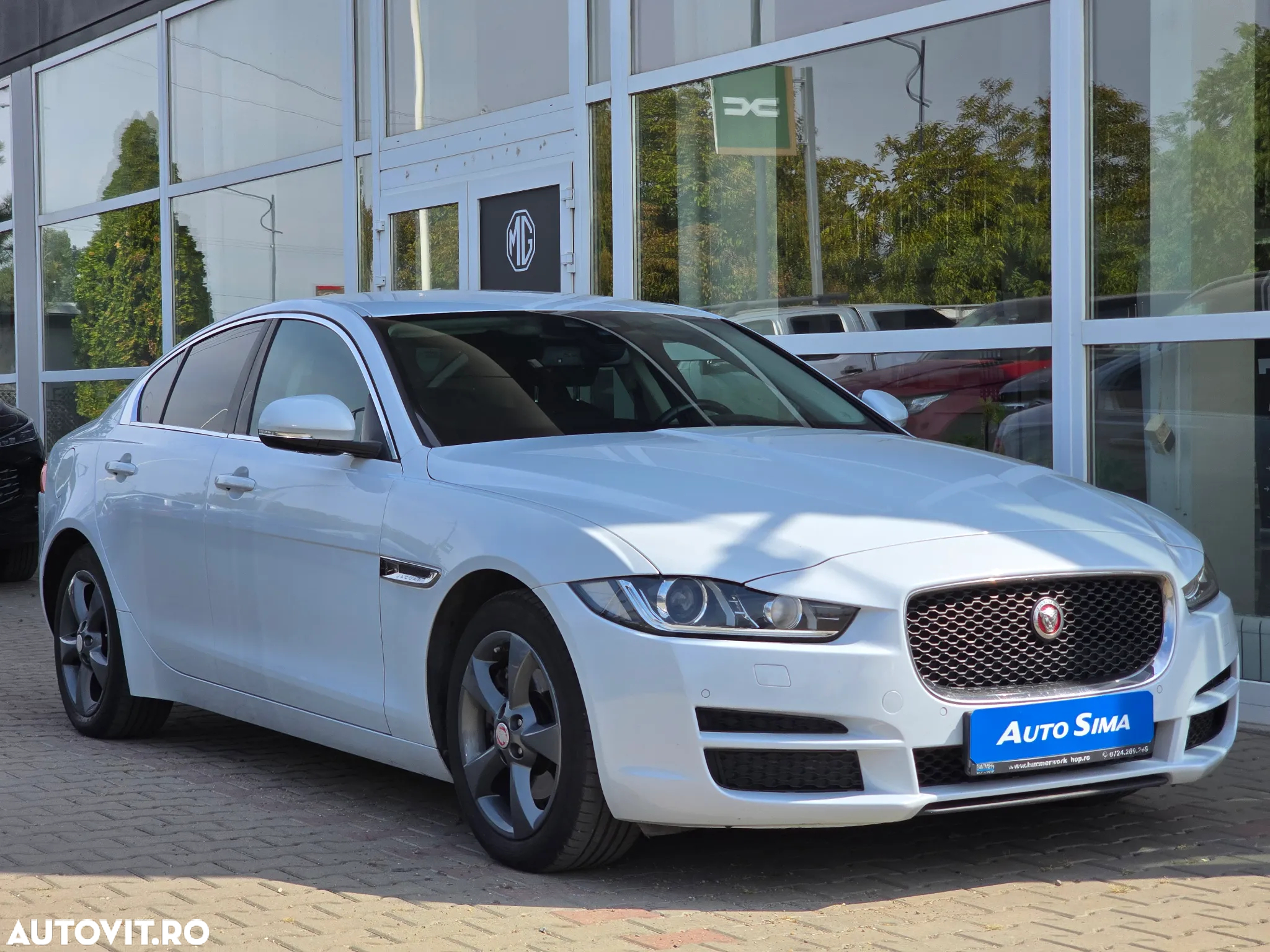 Jaguar XE - 2