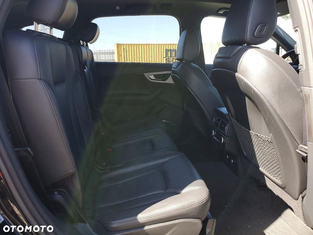 Audi Q7 - 11