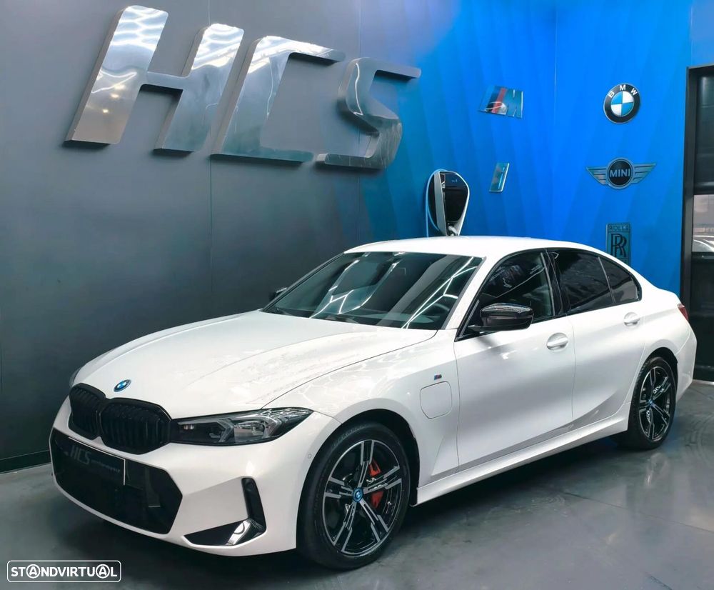 BMW 330 e Pack Desportivo M Pro Auto - 10