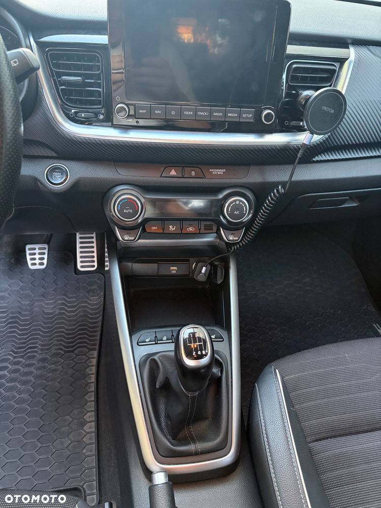 Kia Stonic 1.0 T-GDI MHEV GT Line - 24