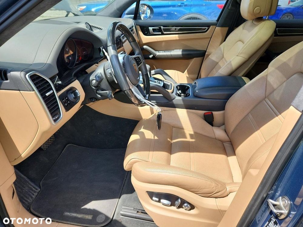 Porsche Cayenne - 9