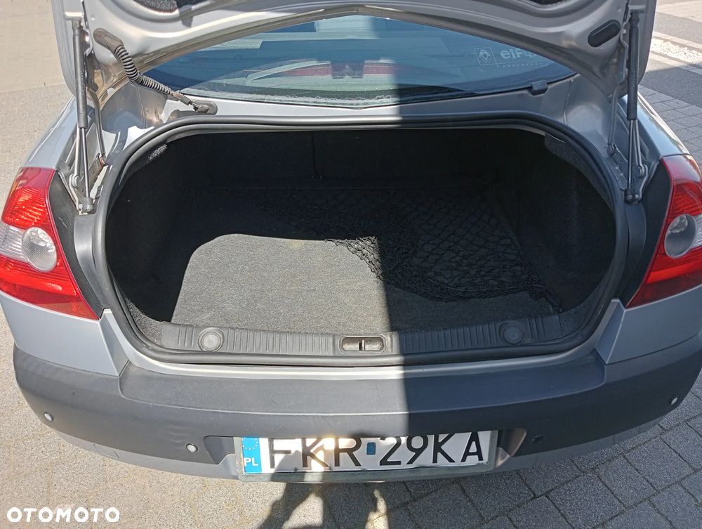 Renault Megane 1.6 Confort Authentique - 8