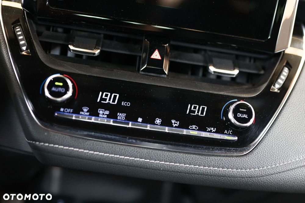 Toyota Corolla 1.8 Hybrid Comfort - 39