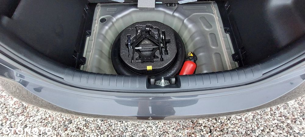 Kia Rio 1.2 Attract - 23