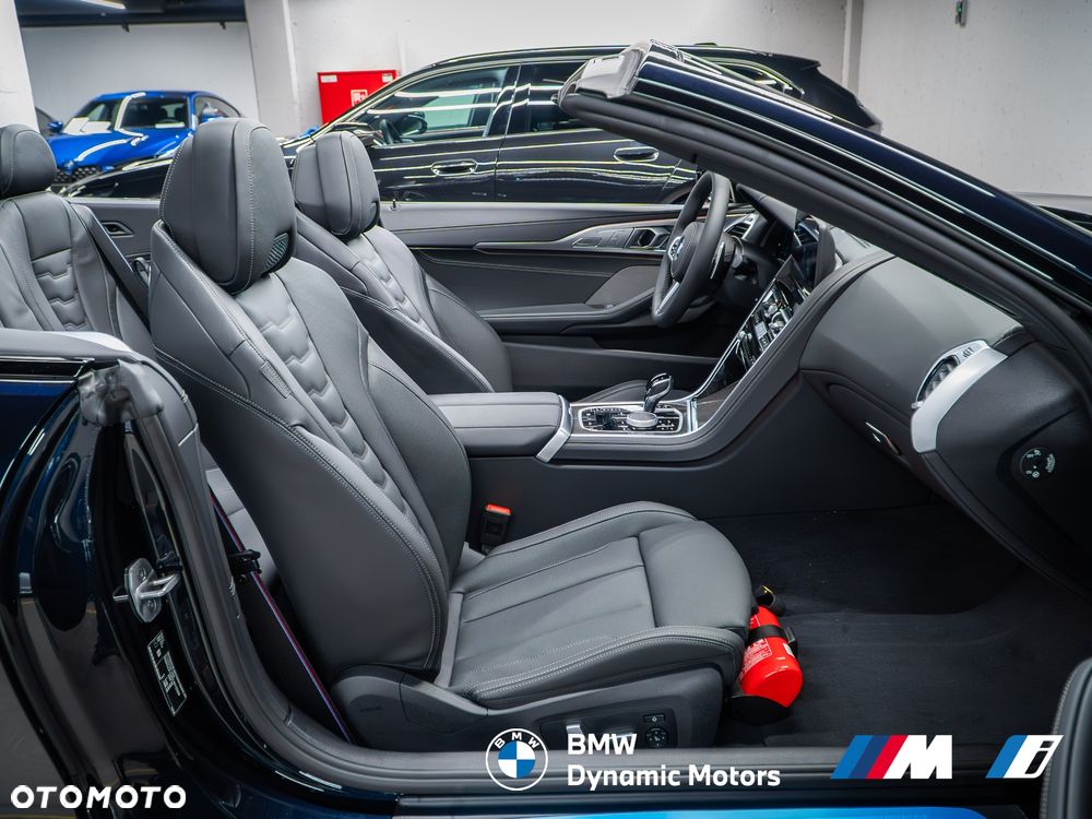 BMW Seria 8 840i - 24