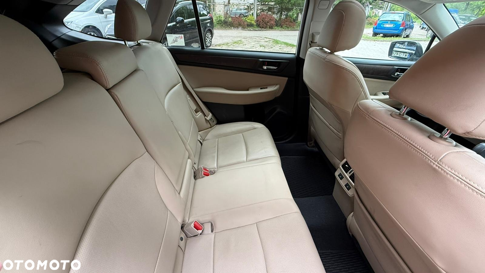 Subaru Outback - 12