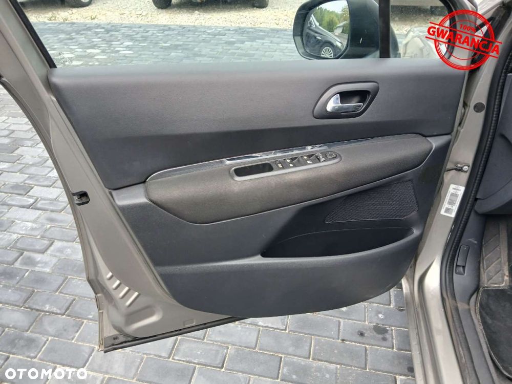 Peugeot 5008 2.0 HDi Family - 32