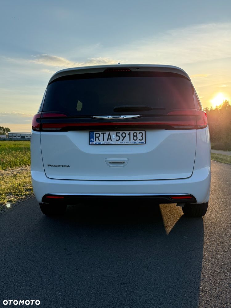 Chrysler Pacifica - 5