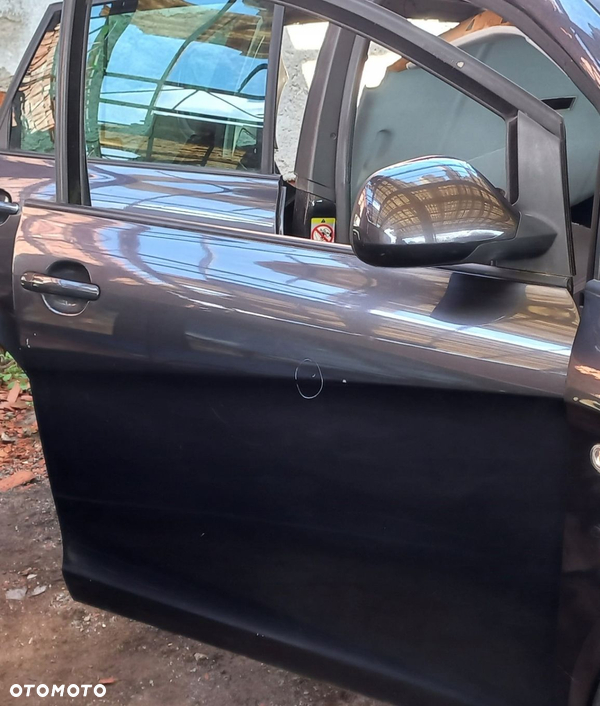 DRZWI PRZEDNIE PRAWE SEAT TOLEDO III LS9N