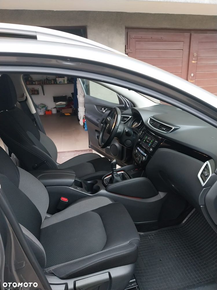 Nissan Qashqai 1.3 DIG-T N-CONNECTA - 11