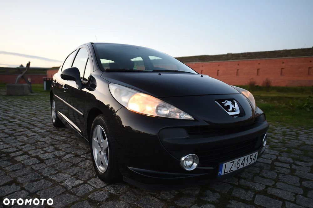Peugeot 207 - 12