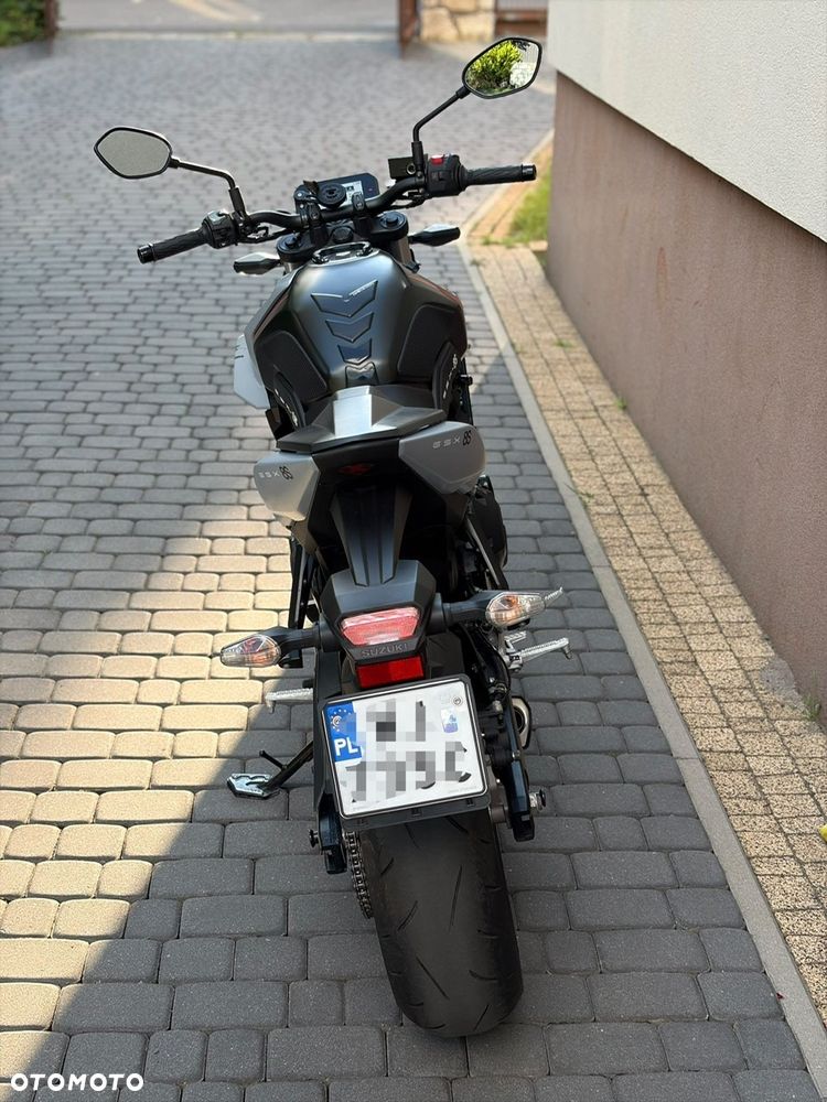 Suzuki GSX - 7