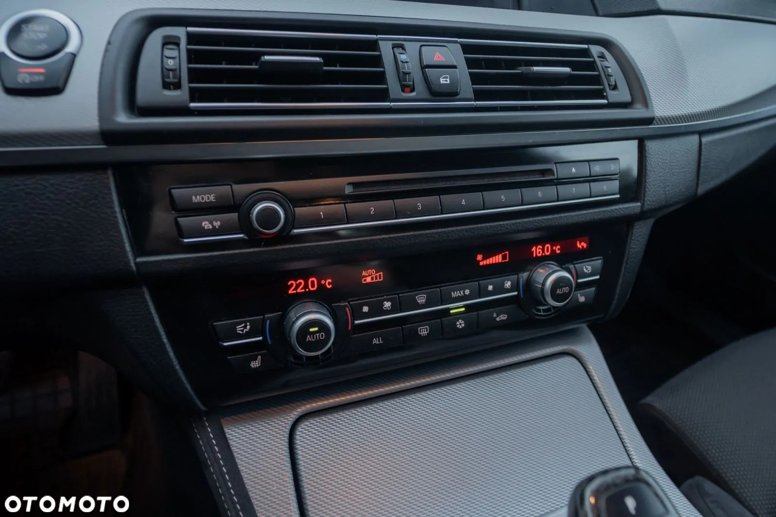 BMW Seria 5 528i xDrive - 35