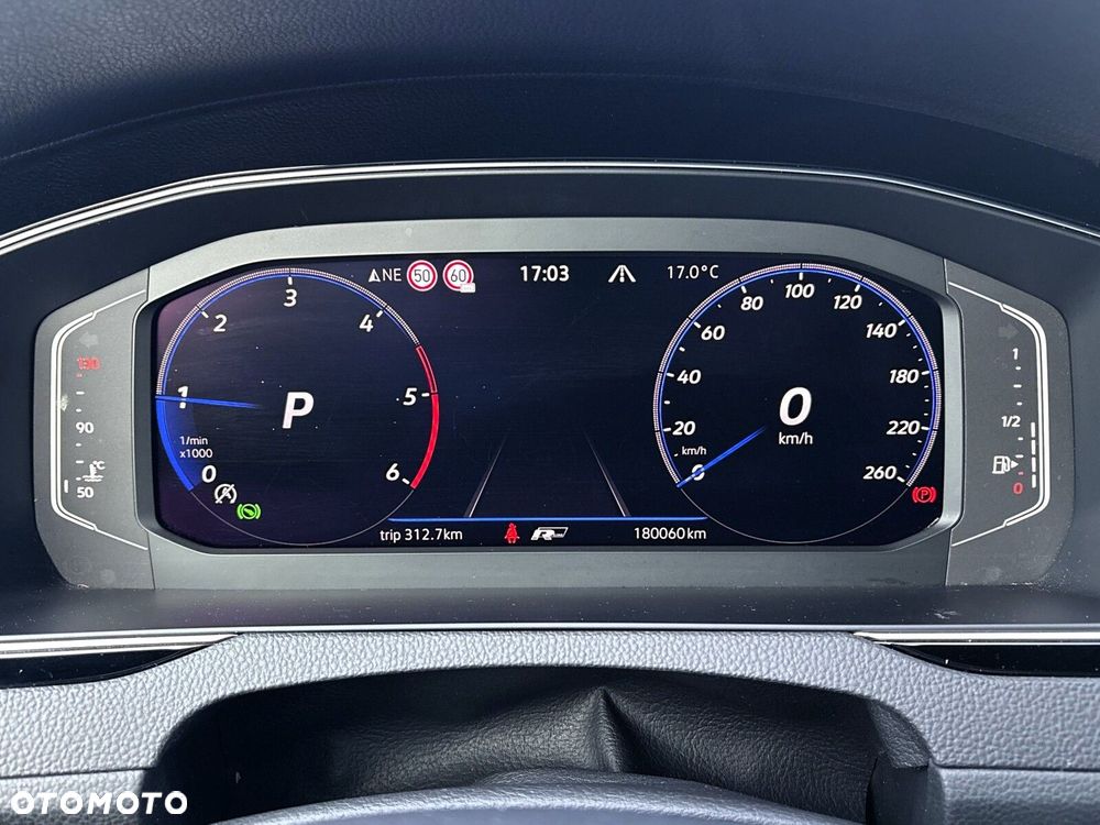 Volkswagen Passat - 14