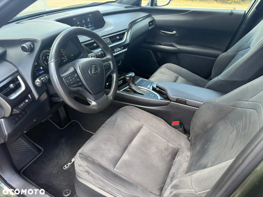 Lexus UX 250h F Sport 2WD - 27