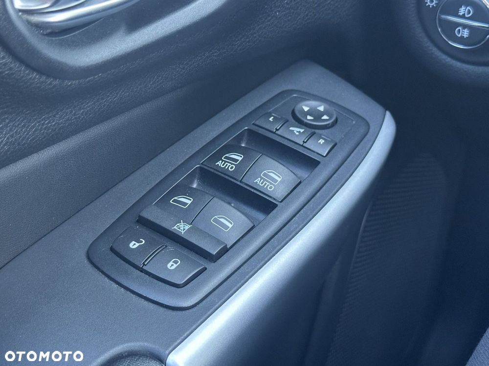 Jeep Cherokee - 29