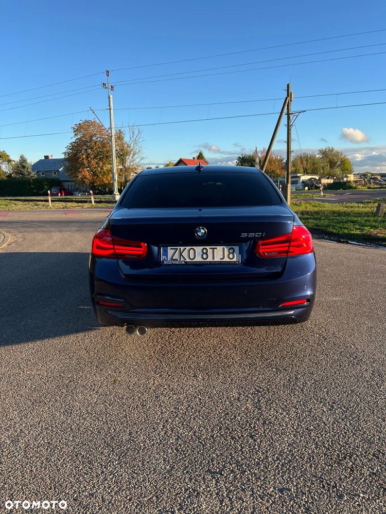 BMW Seria 3 330i - 18