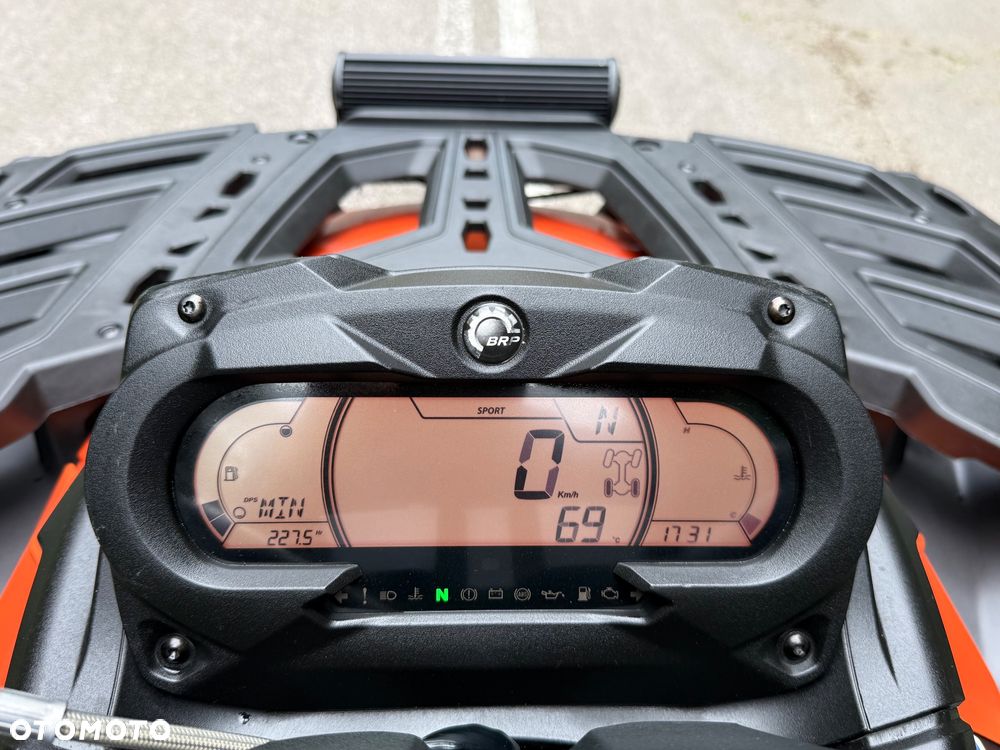 Can-Am Outlander Max - 25
