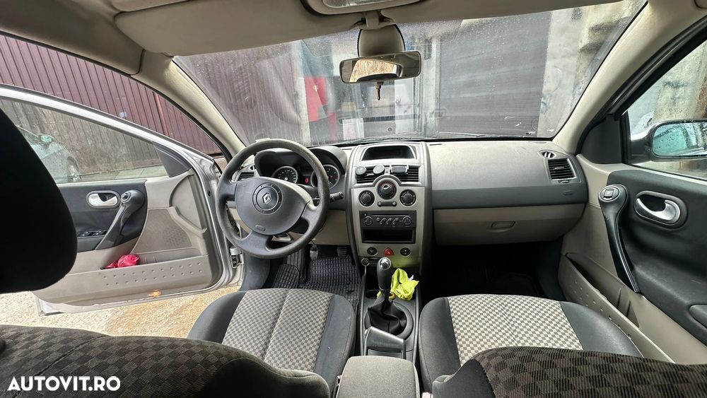 Renault Megane - 11
