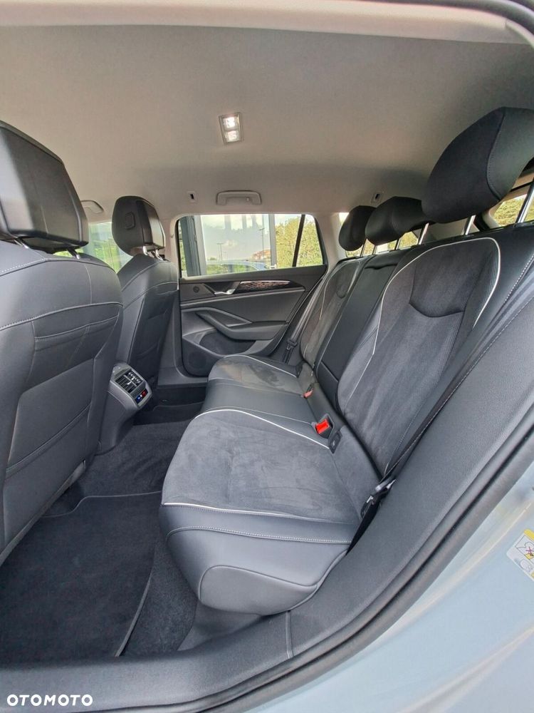 Volkswagen Passat - 13