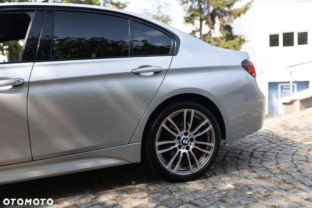 BMW Seria 3 330i GPF xDrive M Sport Sport - 4